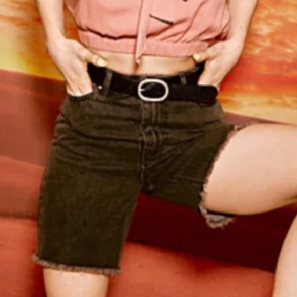 NWT TWIK HIGH WAISTED MOM 90's JEANS SHORTS - 26 - Picture 1 of 14